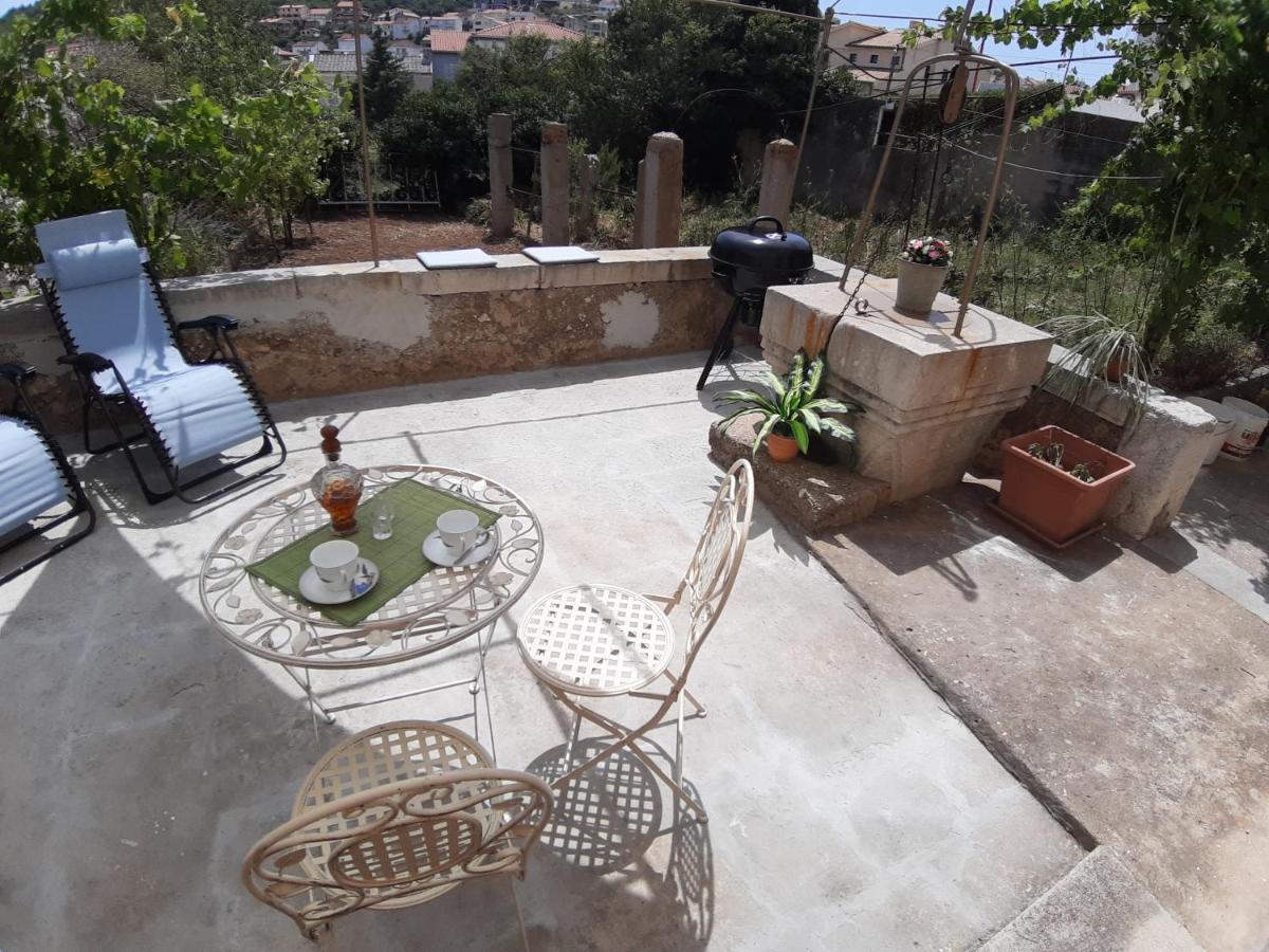 Apartment Palazzo Sare Vrbnik  Eksteriør billede